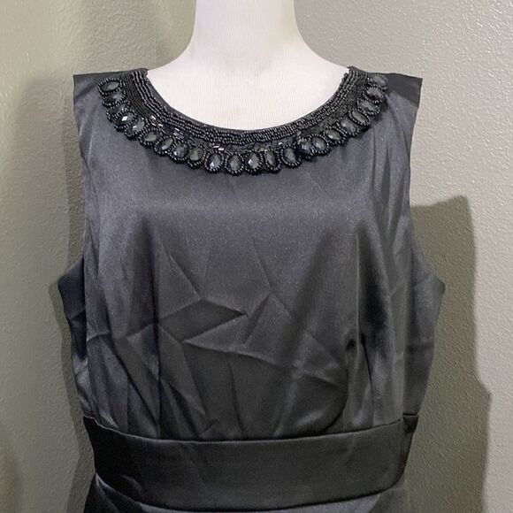 CONNECTED APPAREL SLEEVELESS BEADED TIERED Satin DRESS - Picture 2 of 12